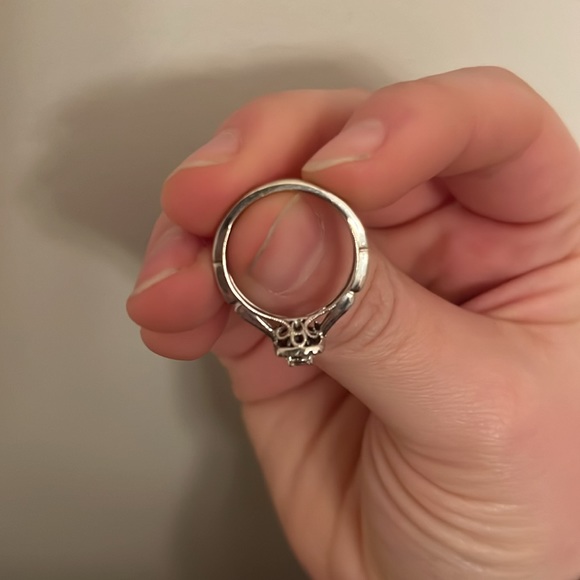 Wedding ring - Picture 2 of 3